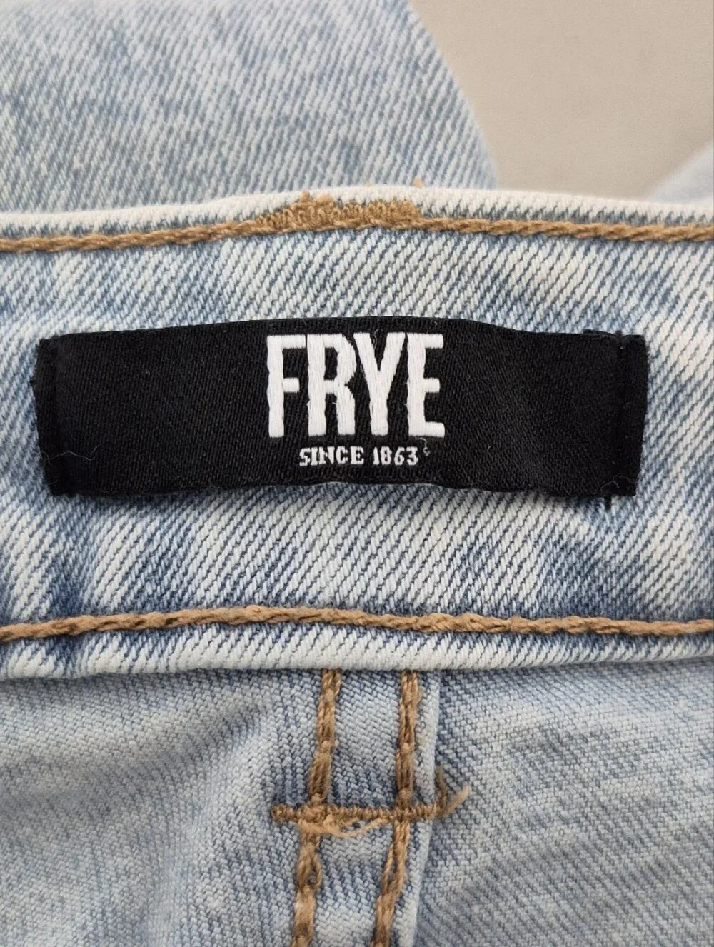 Frye High-Rise Cuffed Crop Plus Size Jeans in Stevie Light Wash - Size 14/32